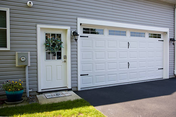 24/7 Emergency Garage Door Panel Replacement experts in Parole, MD